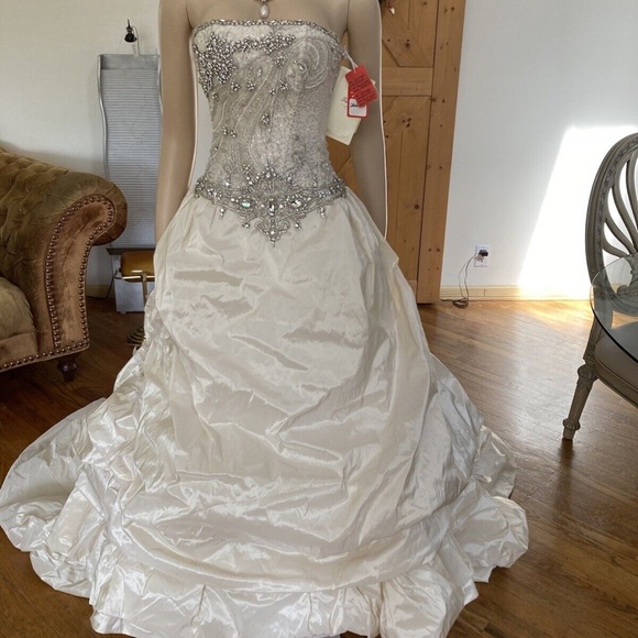 Farage Paris Galaxy New York Amelia European Size 40 - US Size 10 - Ivory Bridal - Picture 4 of 8